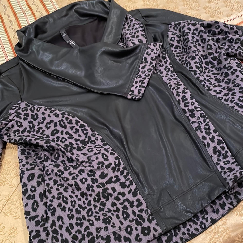 Jessica Simpson jacket, animal print, polyester blend, machine washable, 1X